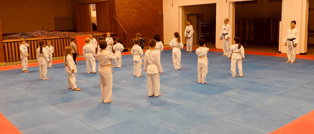 Neue Wettkampfmatten für die Taekwondo-Kämpfer!