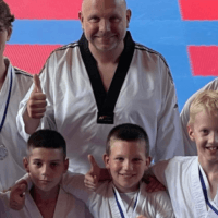 Gold für Alex Zlab bei Wettkampfdebüt im olympischen Taekwondo-Vollkontakt