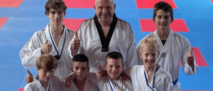Gold für Alex Zlab bei Wettkampfdebüt im olympischen Taekwondo-Vollkontakt